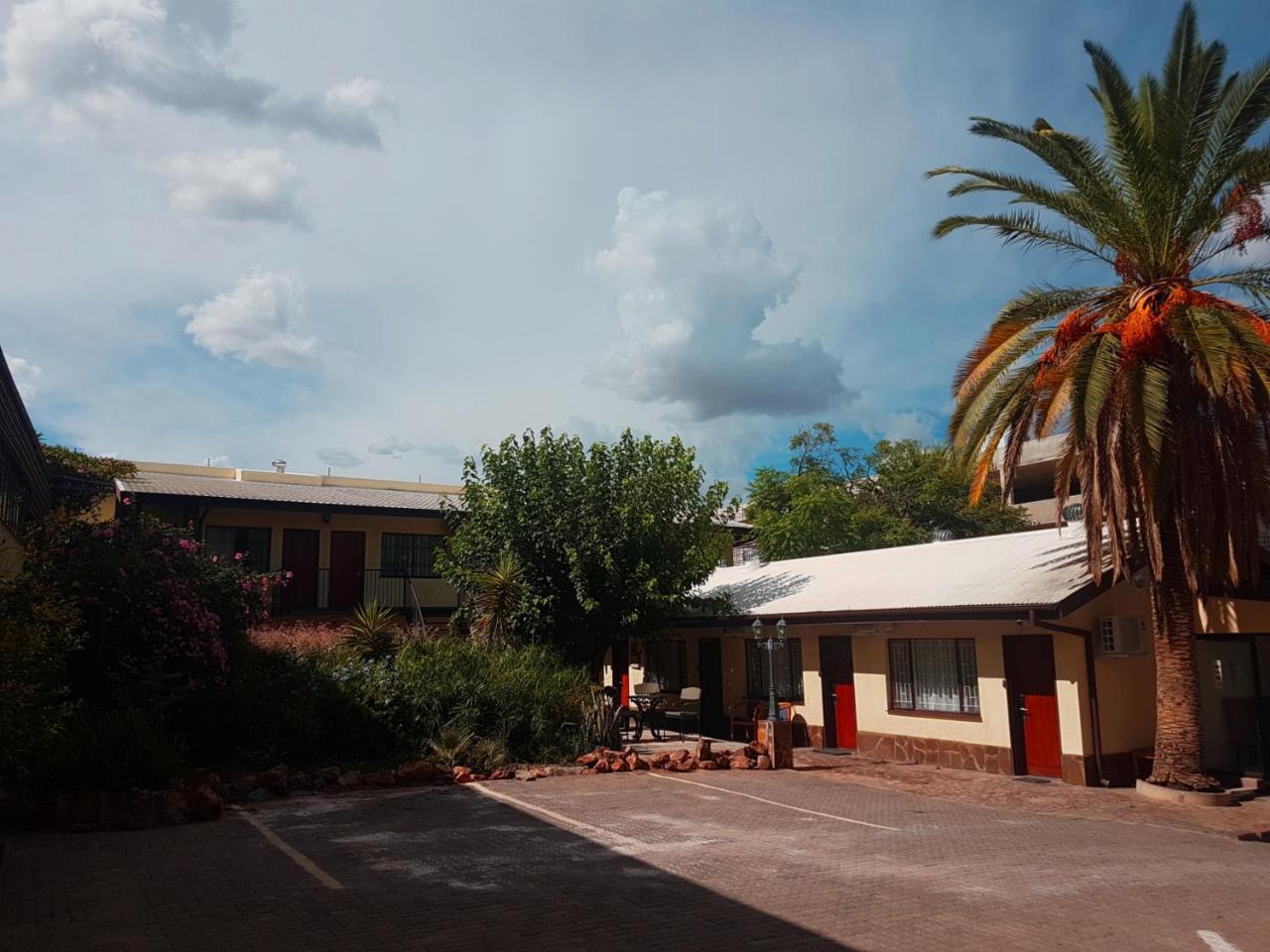 ווינדהוק Hotel Pension Steiner מראה חיצוני תמונה